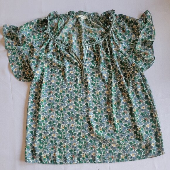 Max Studio Tops - Max Studio v-Neck ruffled cap sleeve flowy green/blue floral top size L